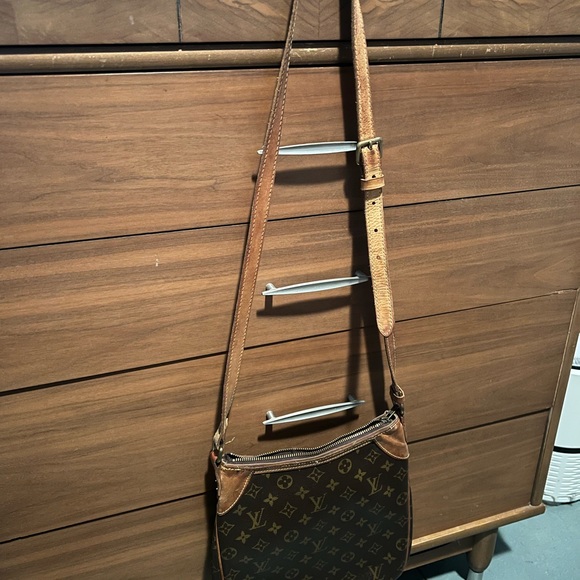 Louis Vuitton Odeon PM Monogram Crossbody Bag - Picture 5 of 14